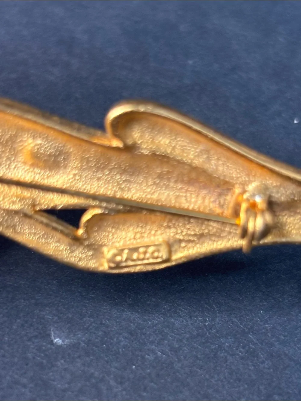 AJC Vintage Egyptian Cat Brooch Gold Tone Green Eyes